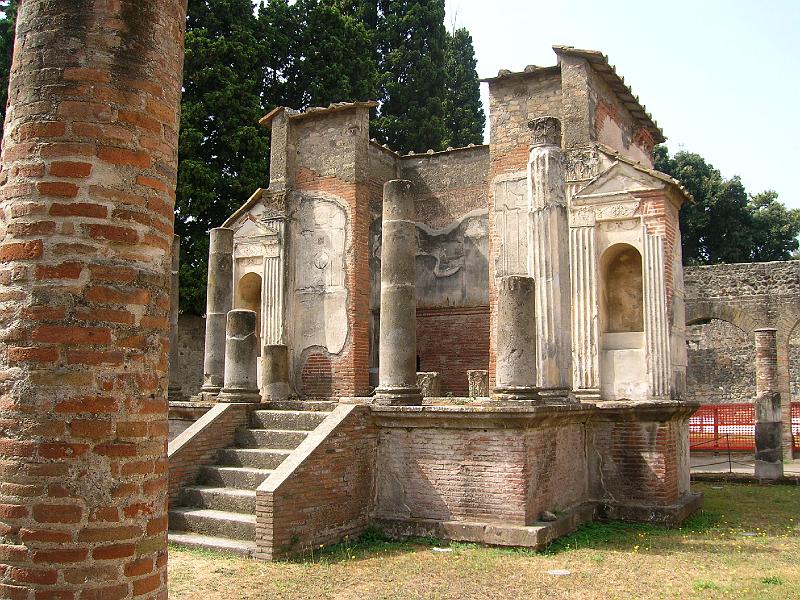 026 - Pompei - Tempio di Iside